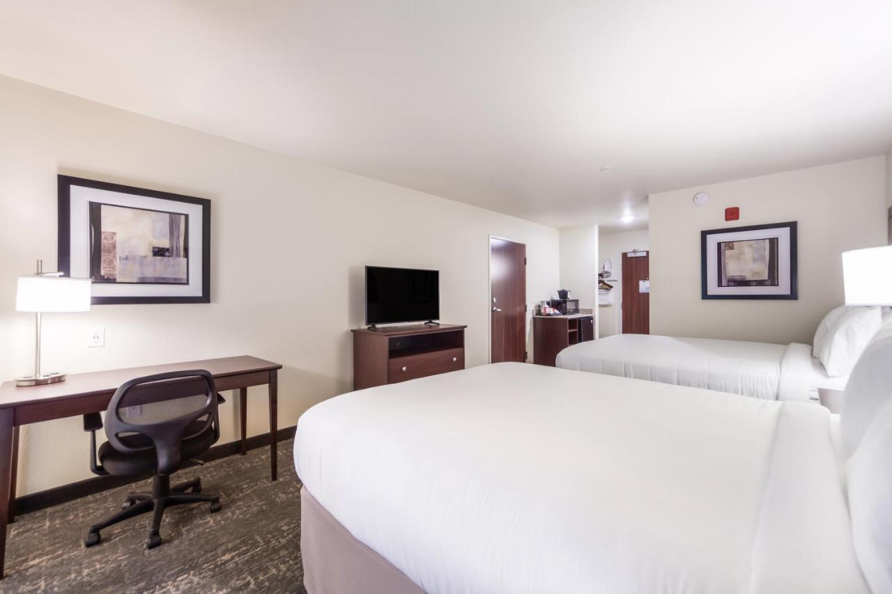Cobblestone Inn & Suites-Фрімонт Екстер'єр фото