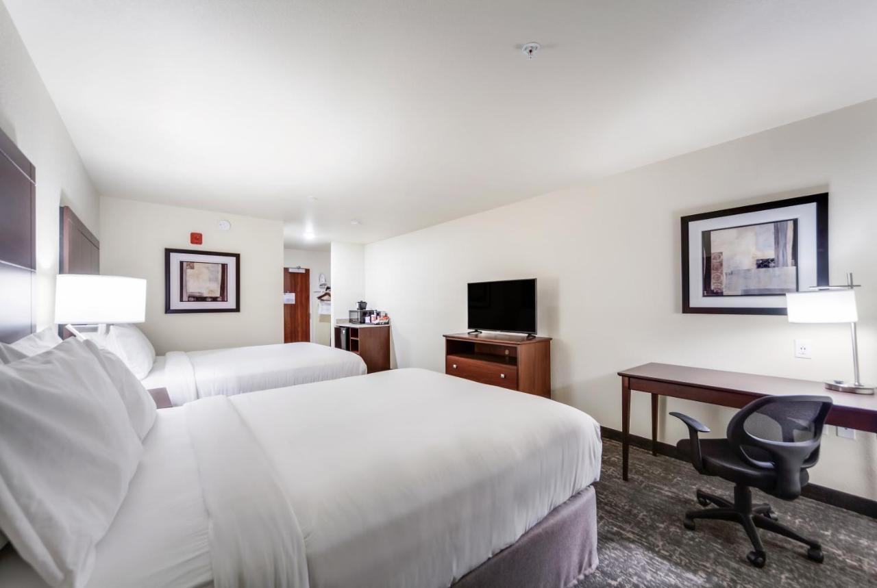 Cobblestone Inn & Suites-Фрімонт Екстер'єр фото