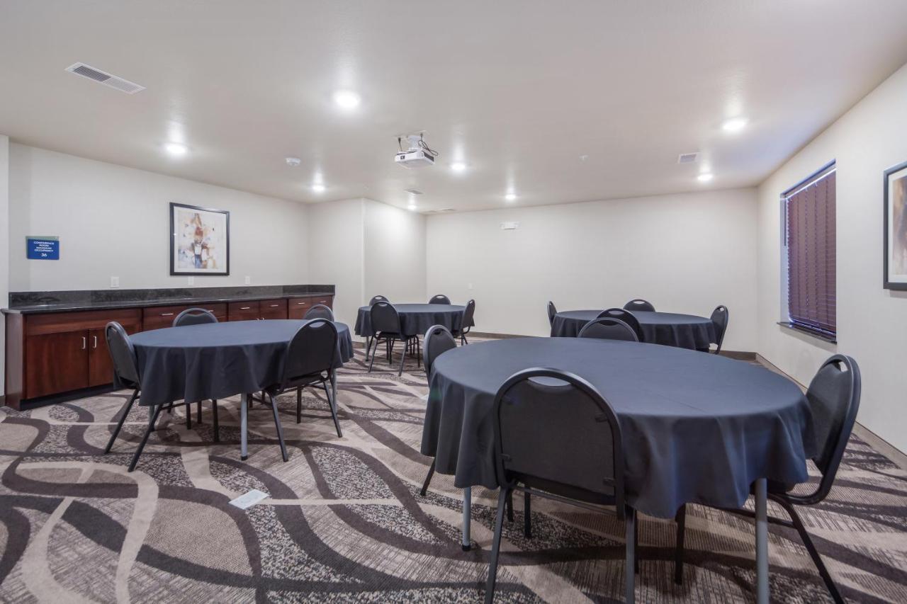 Cobblestone Inn & Suites-Фрімонт Екстер'єр фото