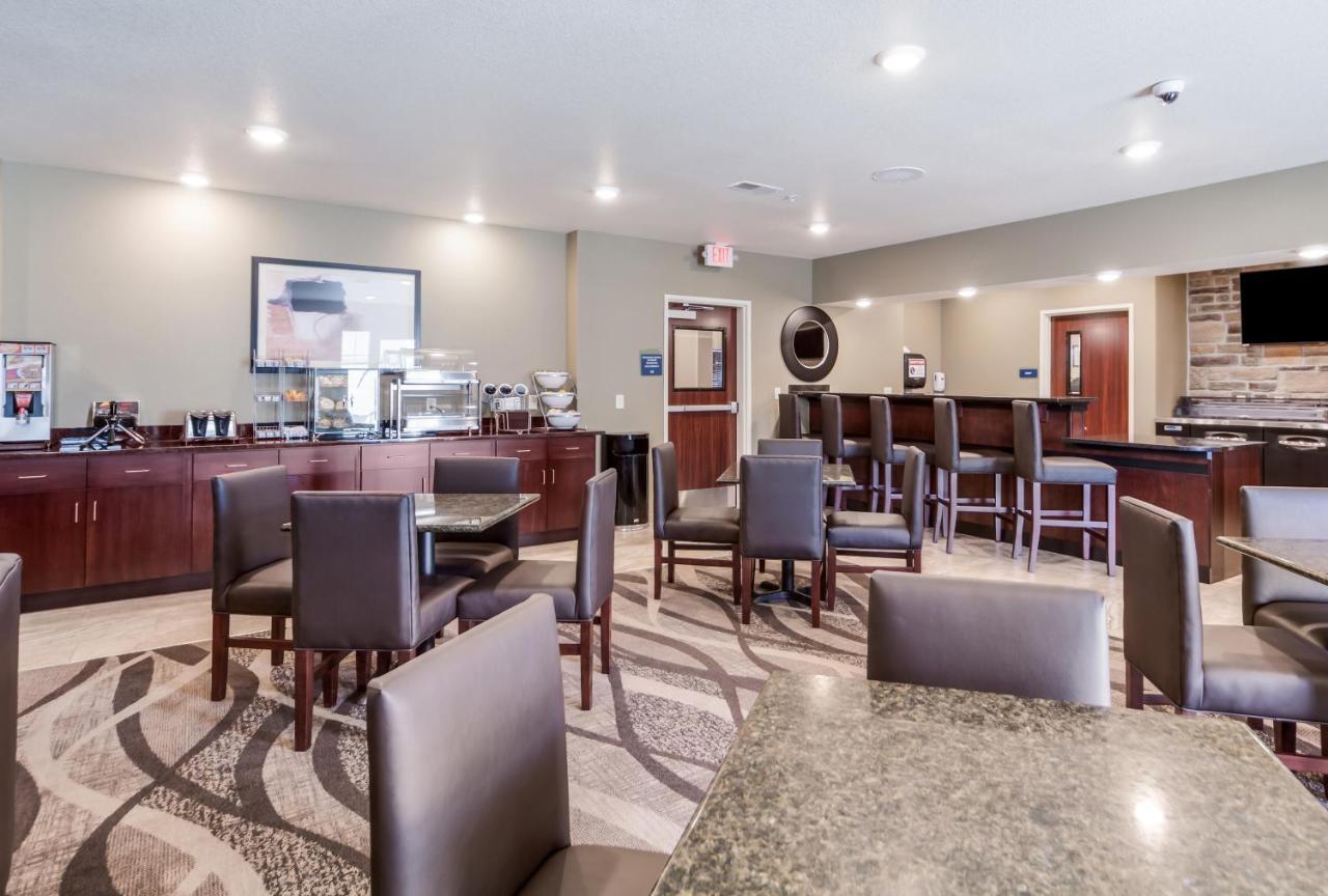 Cobblestone Inn & Suites-Фрімонт Екстер'єр фото